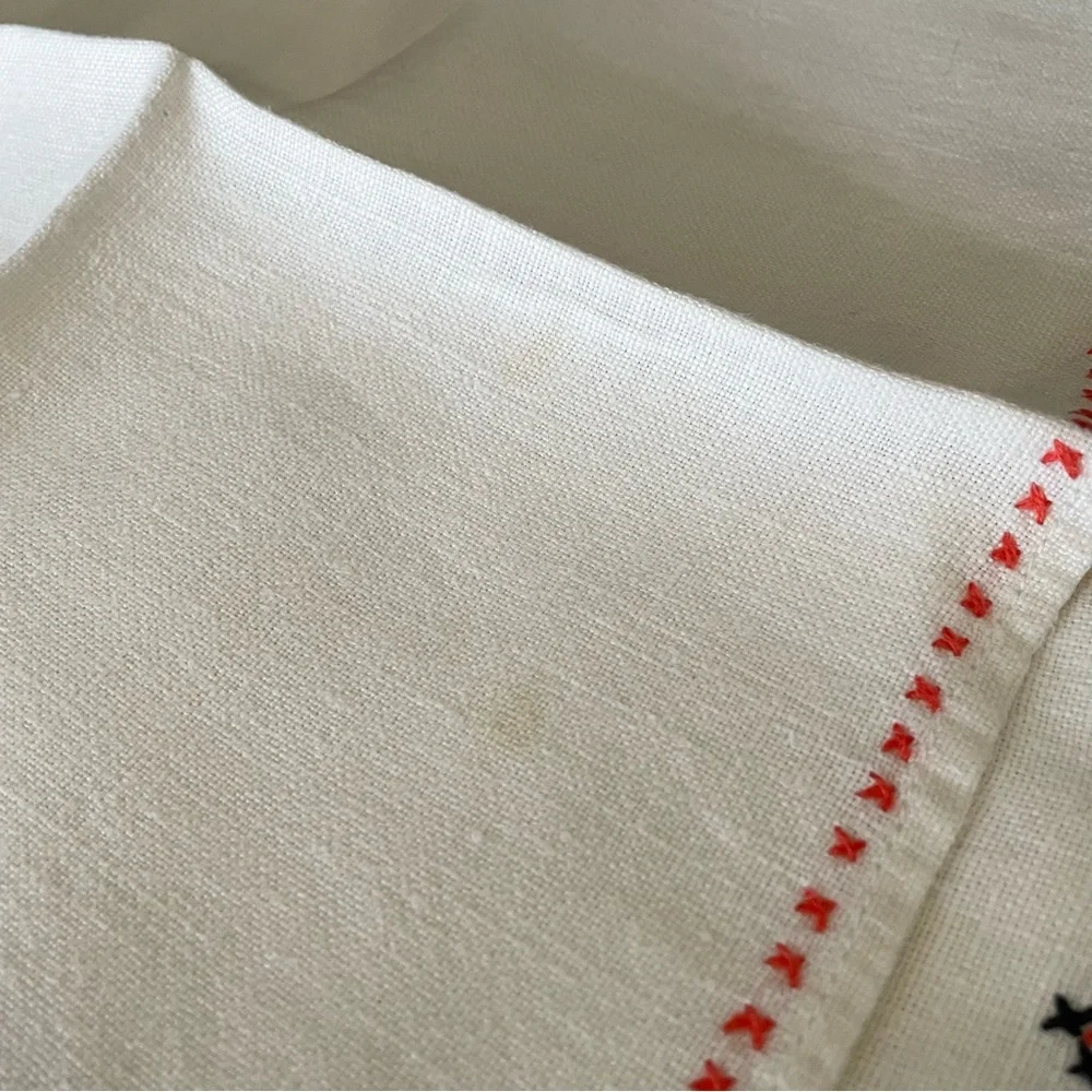 8 Piece SET - Vintage Embroidered Animal Themed Placemats & Napkins